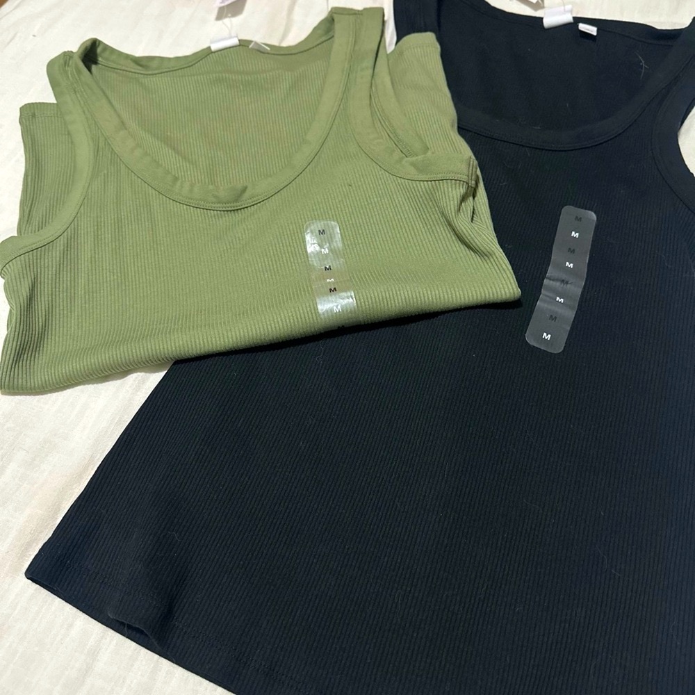 GAP Women's Ribbed Tank Top 2pack - Picture 3 of 3